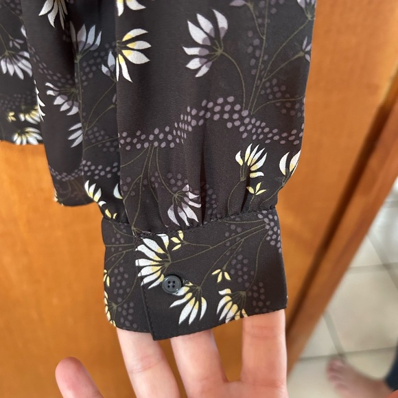 LOFT Gray Patterned Women's Blouse - Picture 4 of 7